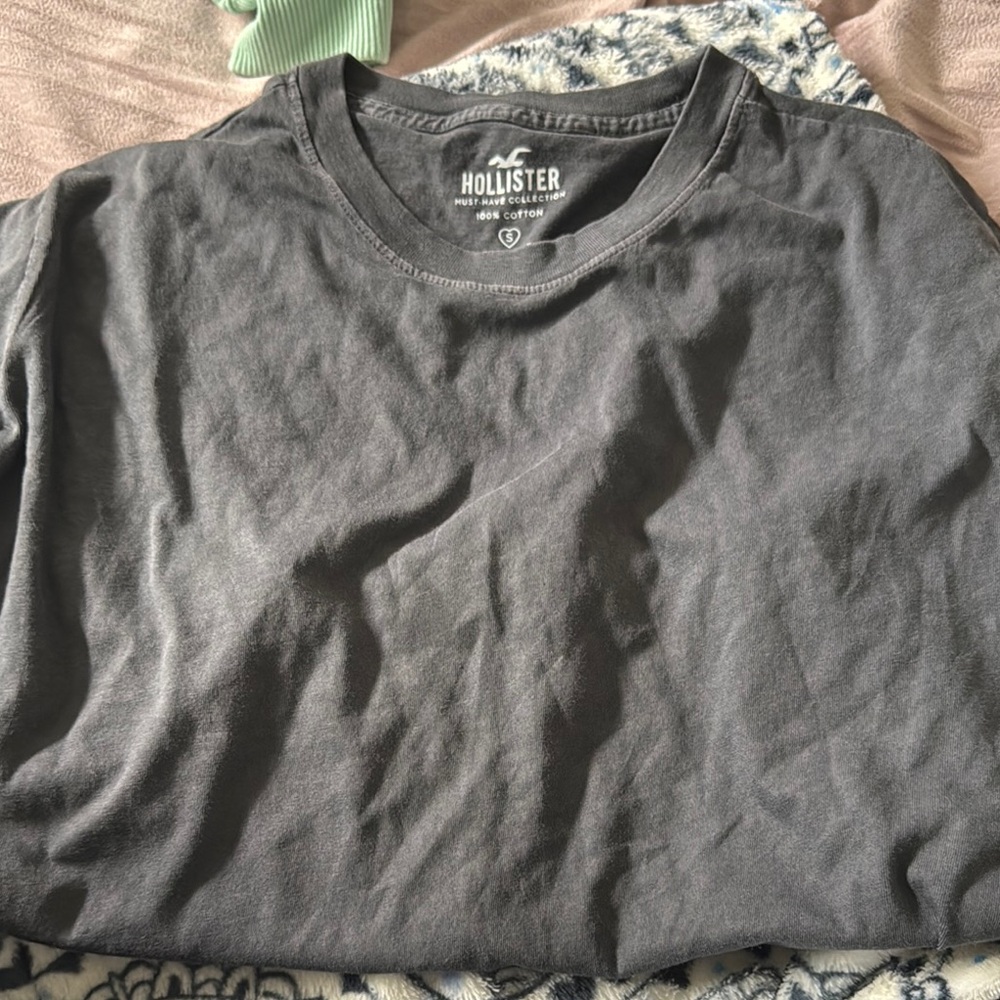 Hollister Gray Short Sleeve Tee